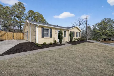 2708 Plainsfield Cir, Raleigh, NC 27610