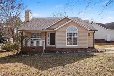 1101 Spruce Dr, Zebulon, NC 27597