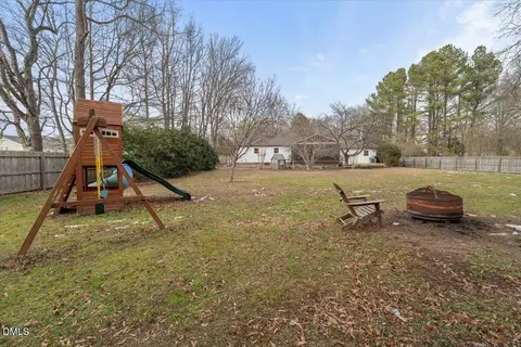 Exterior - 8 Dundee Ct, Durham, NC 27712 photo 8 of 11