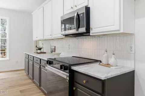 Kitchen - 806 Clearview Ln, Durham, NC 27713 photo 6 of 8