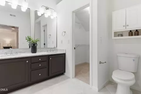 Bath - 806 Clearview Ln, Durham, NC 27713 photo 3 of 4