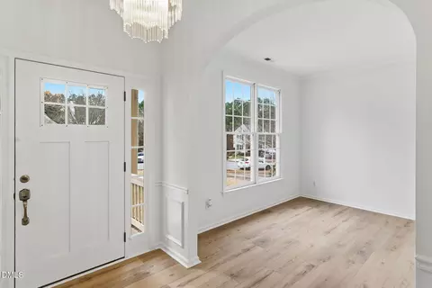 Entry Way - 806 Clearview Ln, Durham, NC 27713 photo 2 of 7