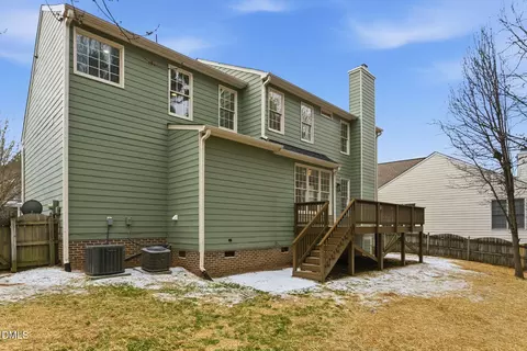 Exterior - 806 Clearview Ln, Durham, NC 27713 photo 5 of 7