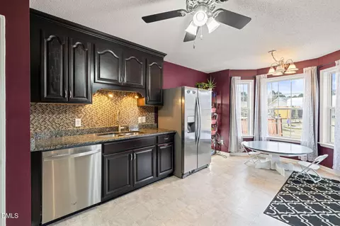 Kitchen - 16 Saddle Ridge Dr, Willow Spring, NC 27592 photo 4 of 4