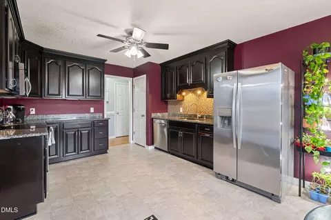 Kitchen - 16 Saddle Ridge Dr, Willow Spring, NC 27592 photo 3 of 4