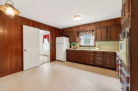 808 Chestnut Dr, Smithfield, NC 27577 photo 8
