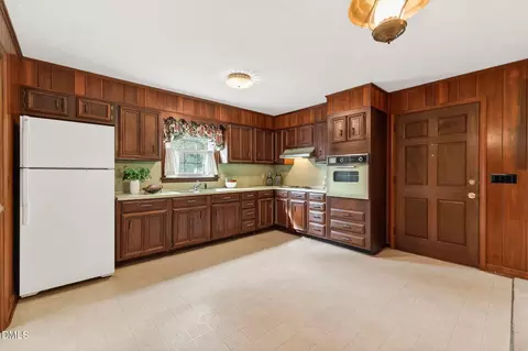 808 Chestnut Dr, Smithfield, NC 27577 photo 6
