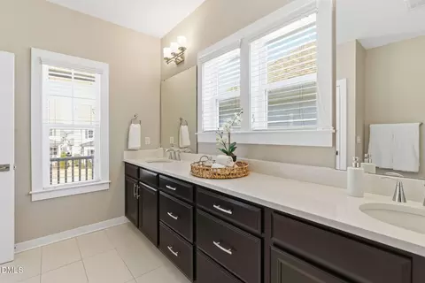 Bath - 305 Brookboro Dr, Wake Forest, NC 27587 photo 2 of 7