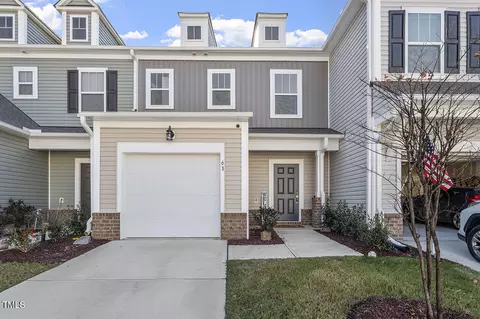 63 Pale Moss Dr, Clayton, NC 27527