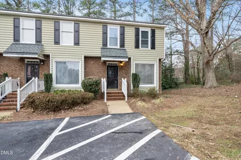 6115 Highcastle Ct, Raleigh, NC 27613