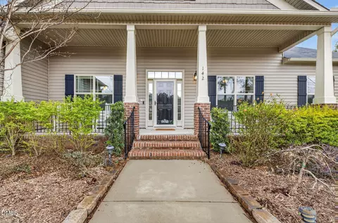 142 Coral Ridge Dr, Clayton, NC 27520