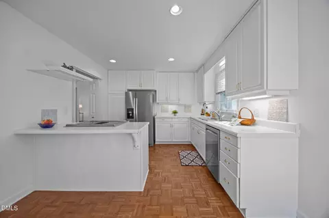 Kitchen - 444 Crossvine Close, Pittsboro, NC 27312 photo 2 of 2