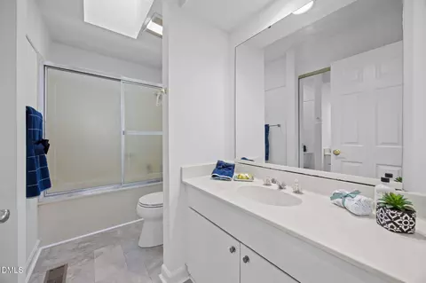 Bath - 444 Crossvine Close, Pittsboro, NC 27312 photo 4 of 4