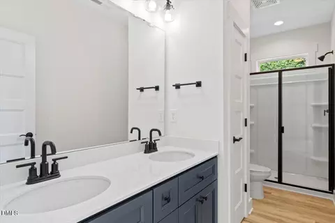 Bath - 1655 Bunnlevel Erwin Rd, Bunnlevel, NC 28323 photo 1 of 2