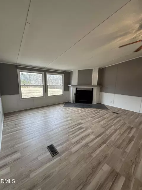 809 Club Pond Rd, Henderson, NC 27537