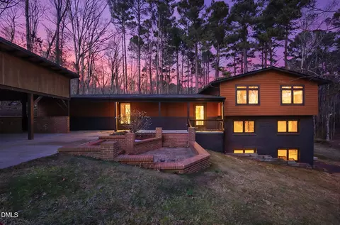 1 Emily Rd, Chapel Hill, NC 27514