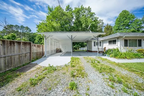 Exterior - 818 Lynn Rd, Durham, NC 27703 photo 2 of 4