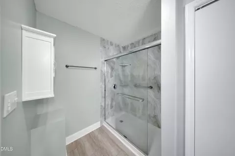 Bath - 818 Lynn Rd, Durham, NC 27703 photo 2 of 4