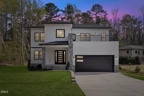 102 Horseman Dr, Louisburg, NC 27549