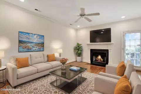 814 Cotton Exchange Ct, Raleigh, NC 27608
