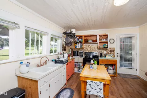 Kitchen - 7167 Adolph Rd, Bailey, NC 27807 photo 1 of 2