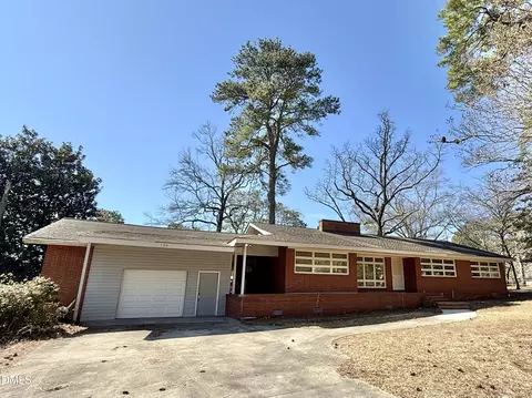 106 Carolina Ave, Williamston, NC 27892