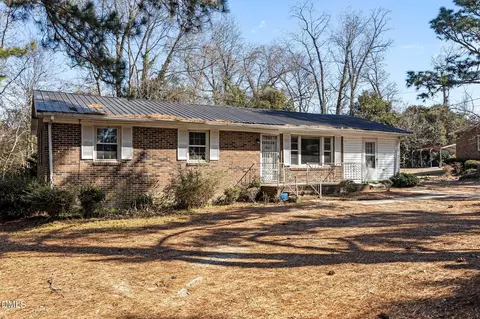 322 Pineshoal Dr, Snow Hill, NC 28580