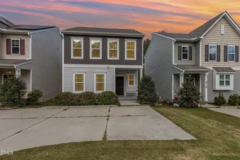420 Cherry St, Fuquay Varina, NC 27526