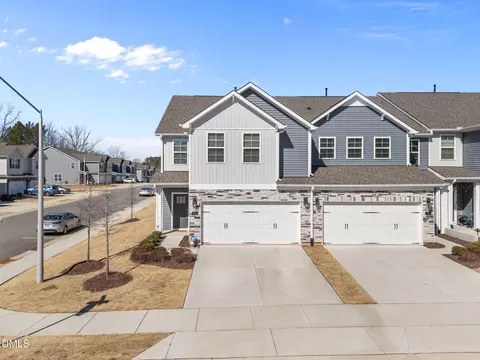 754 Andrade Dr, Fuquay Varina, NC 27526