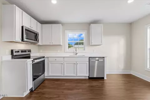 Kitchen - 509 E Harnett St, Dunn, NC 28334 photo 1 of 3