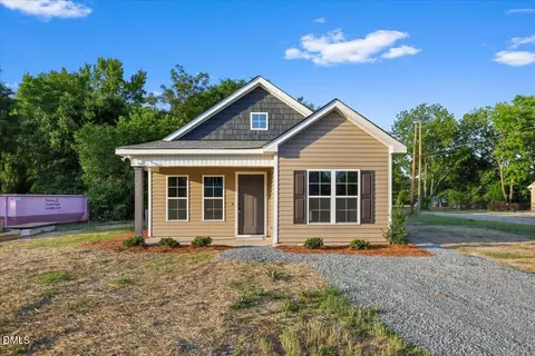 509 E Harnett St, Dunn, NC 28334