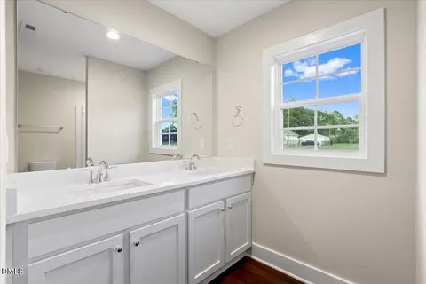 Bath - 509 E Harnett St, Dunn, NC 28334 photo 2 of 3