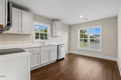 Kitchen - 509 E Harnett St, Dunn, NC 28334 photo 2 of 3