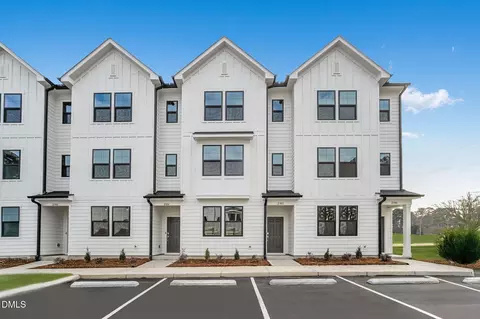 2302 Oakwood Meadows Ct, Raleigh, NC 27604