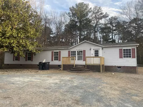 304 Mullins St, Princeville, NC 27886