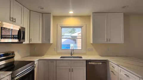 Kitchen - 910 Ruby St, Durham, NC 27704 photo 2 of 2