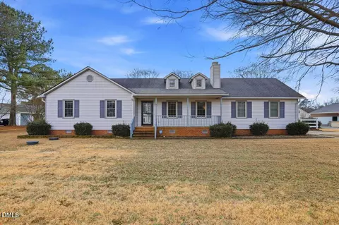 101 Shilou Dr, Pikeville, NC 27863