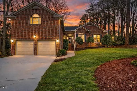 2016 W Sterlington Pl, Apex, NC 27502