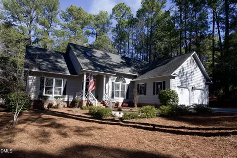 3 Merion Cir, Pinehurst, NC 28374