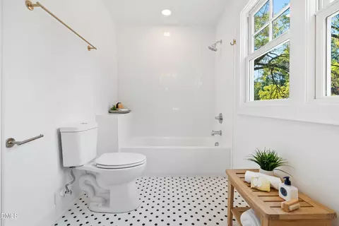 Bath - 1902 Ward St, Durham, NC 27707 photo 4 of 4