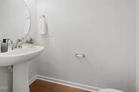 Bath - 2524 Rolling Pines Ave, Durham, NC 27703 photo 3 of 3
