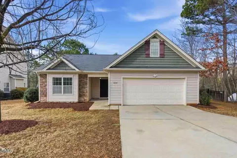 830 Bridlemine Dr, Fuquay Varina, NC 27526
