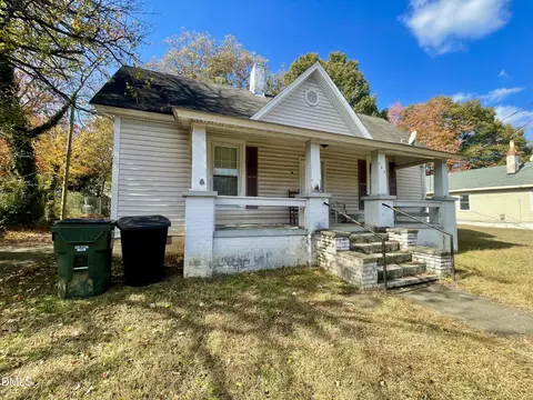 230 Hall Ave, Burlington, NC 27217