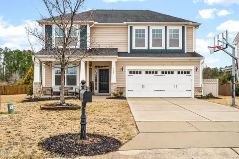 720 Glenville Lake Dr, Fuquay Varina, NC 27526