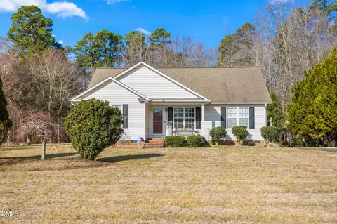 2220 Foxfire Ln, Burlington, NC 27217