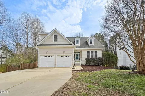104 Hillspring Ln, Holly Springs, NC 27540