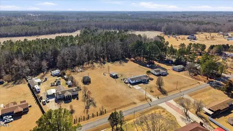 618 Phillips Rd, Selma, NC 27576 photo 10