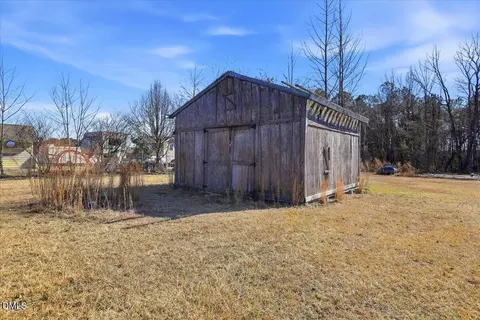 618 Phillips Rd, Selma, NC 27576 photo 8