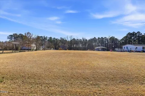 618 Phillips Rd, Selma, NC 27576 photo 4