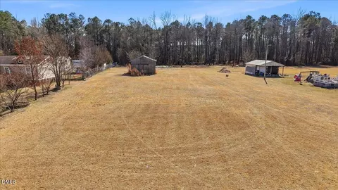 618 Phillips Rd, Selma, NC 27576 photo 2